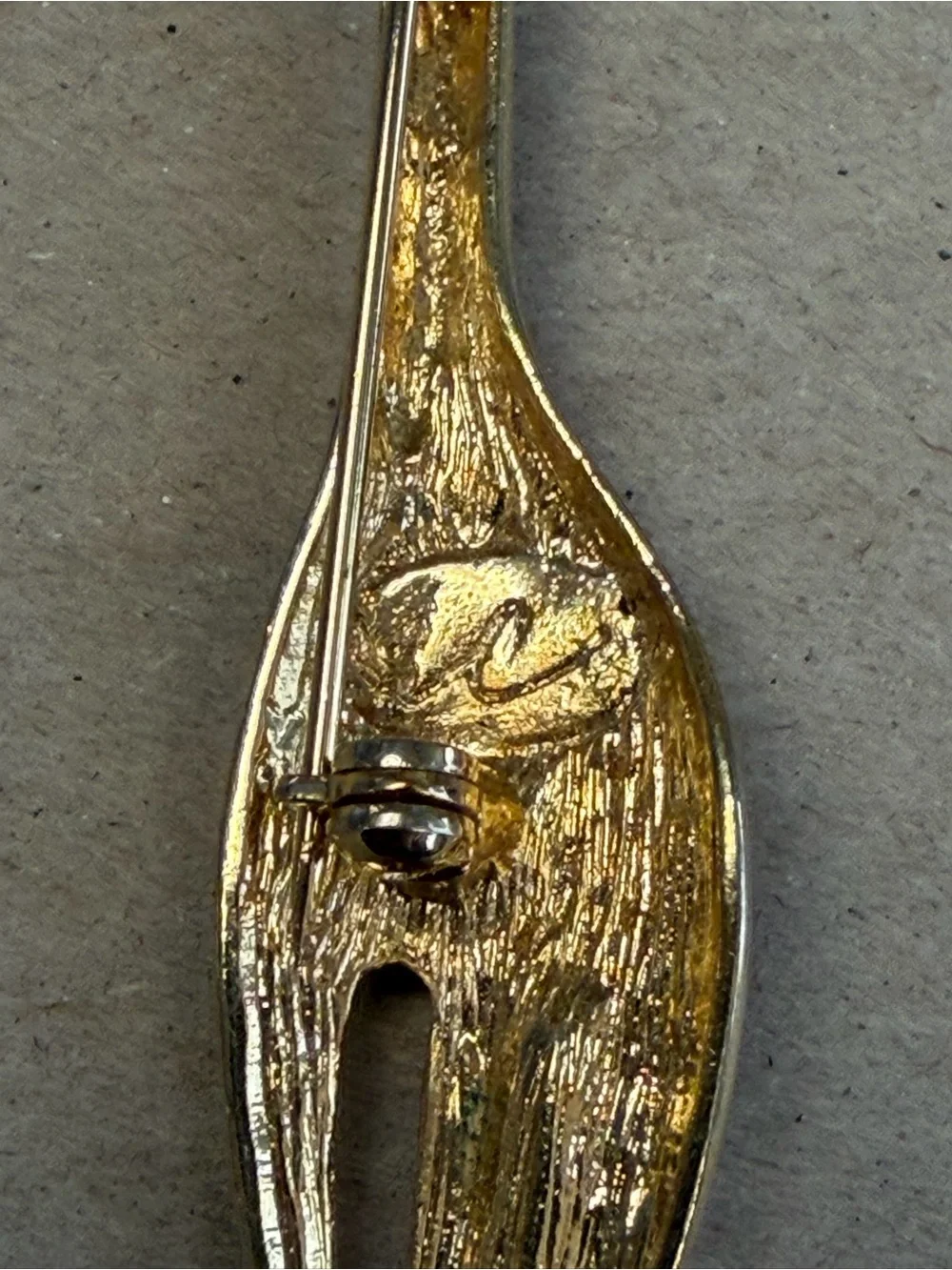 Liz Claiborne Goldtone Giraffe Brooch Vintage 80s
